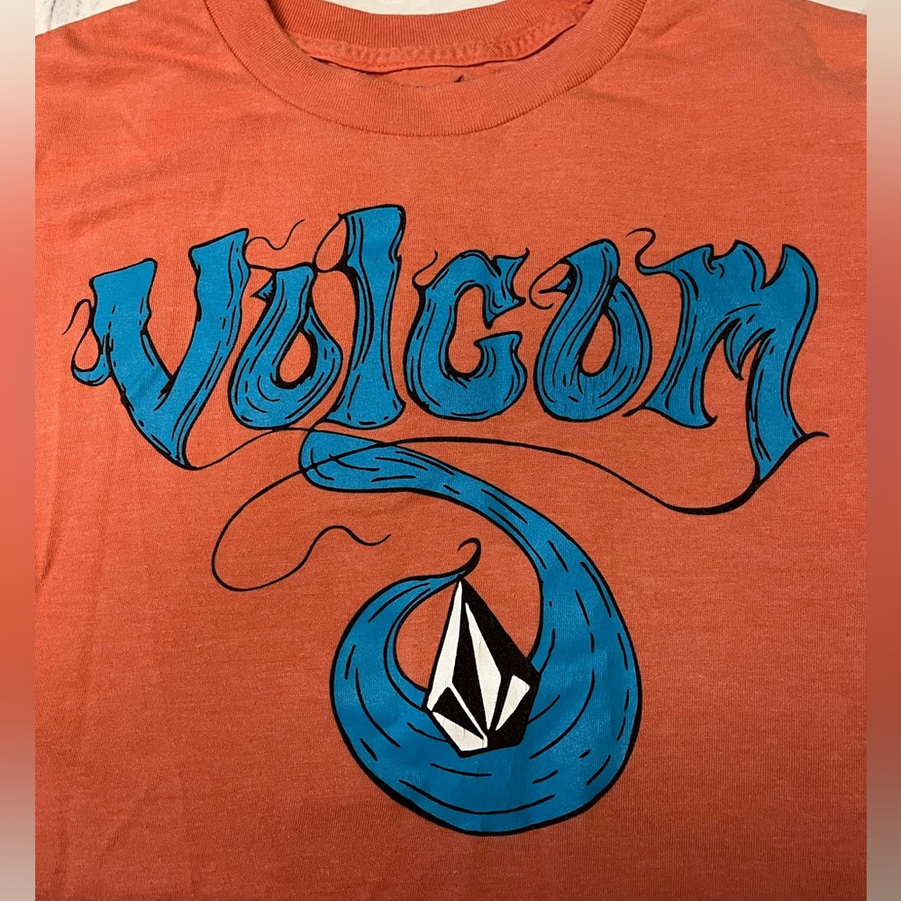 Volcom Mens Orange and Blue Whimsical T-Shirt. Size Medium.
